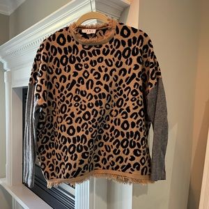 Leopard sweatshirt/sweater